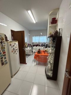 Casa Térrea 3/4, sendo 2 suítes- Priscila Dultra Locação em Buraquinho - Energia Solar