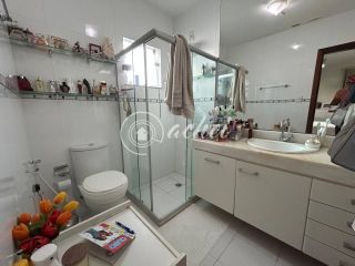 Casa Térrea 3/4, sendo 2 suítes- Priscila Dultra Locação em Buraquinho - Energia Solar