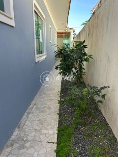 Casa Térrea 3/4, sendo 2 suítes- Priscila Dultra Locação em Buraquinho - Energia Solar