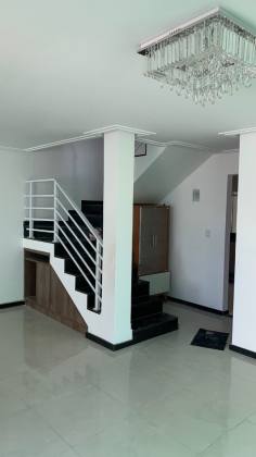 Casa de Condomínio 4/4 nascente à venda no Bairro Vila Praiana
