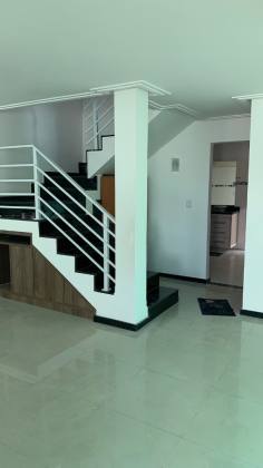 Casa de Condomínio 4/4 nascente à venda no Bairro Vila Praiana