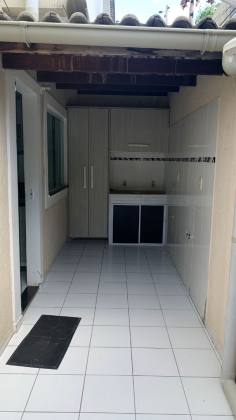Casa de Condomínio 4/4 nascente à venda no Bairro Vila Praiana