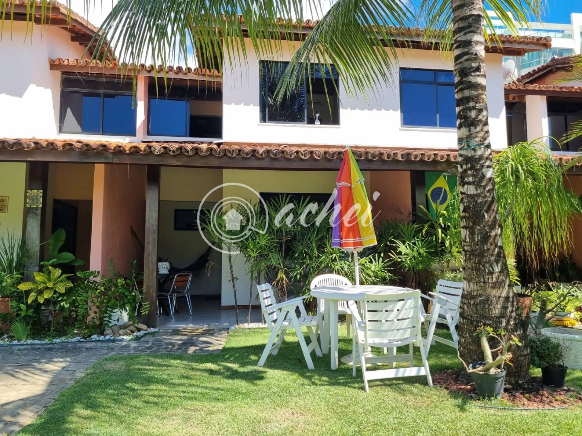 Village Duplex com quarto térreo à venda em Buraquinho