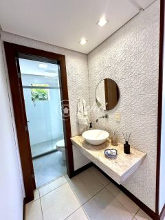 Casa de Alto Padrão à Venda em Busca Vida