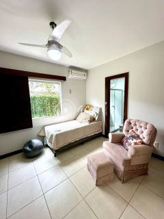 Casa de Alto Padrão à Venda em Busca Vida