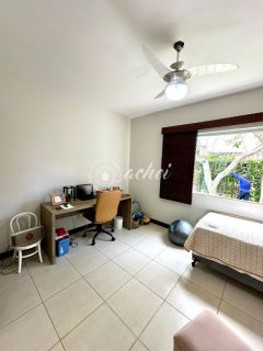 Casa de Alto Padrão à Venda em Busca Vida