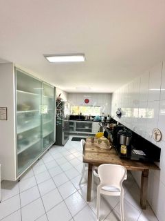 Casa de Alto Padrão à Venda em Busca Vida