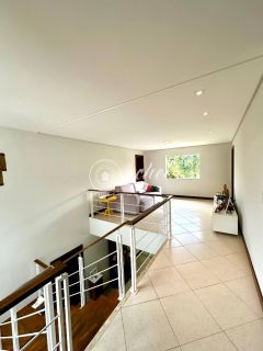 Casa de Alto Padrão à Venda em Busca Vida