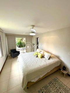 Casa de Alto Padrão à Venda em Busca Vida