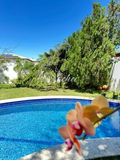 Casa alto padrão 5/4 em Busca Vida com piscina privativa