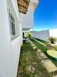 Casa alto padrão 5/4 em Busca Vida com piscina privativa