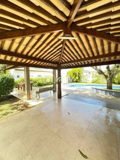 Casa alto padrão 5/4 em Busca Vida com piscina privativa