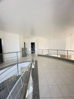 Casa alto padrão 5/4 em Busca Vida com piscina privativa