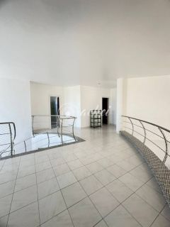 Casa alto padrão 5/4 em Busca Vida com piscina privativa