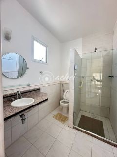 Casa alto padrão 5/4 em Busca Vida com piscina privativa