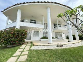 Casa alto padrão 5/4 em Busca Vida com piscina privativa