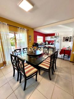 Casa à Venda no Condomínio Villas do Bosque