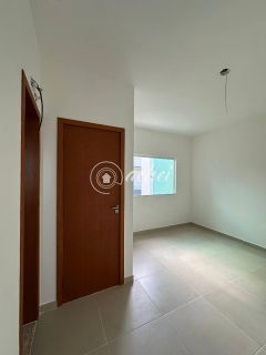 Casa nova e moderna em Buraquinho – 3 suítes