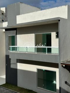 Casa nova e moderna em Buraquinho – 3 suítes