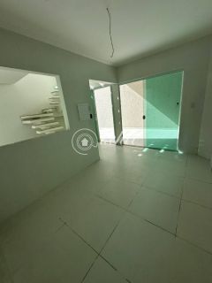 Casa nova e moderna em Buraquinho – 3 suítes