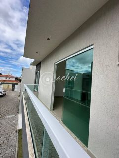 Casa nova e moderna em Buraquinho – 3 suítes