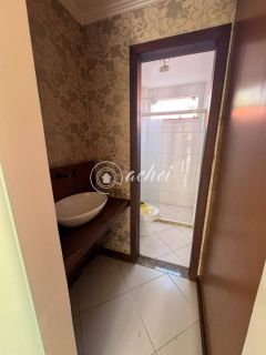 Casa duplex em condomínio. Buraquinho