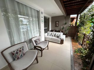 Apartamento 3/4 em Buraquinho à venda com porteira fechada