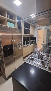 Casa 4/4 à venda em Buraquinho