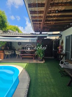 Casa 4/4 sendo 3 suítes, com piscina em Lauro de Freitas