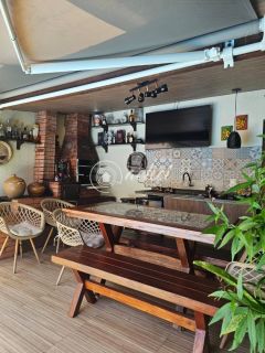 Casa 4/4 sendo 3 suítes, com piscina em Lauro de Freitas