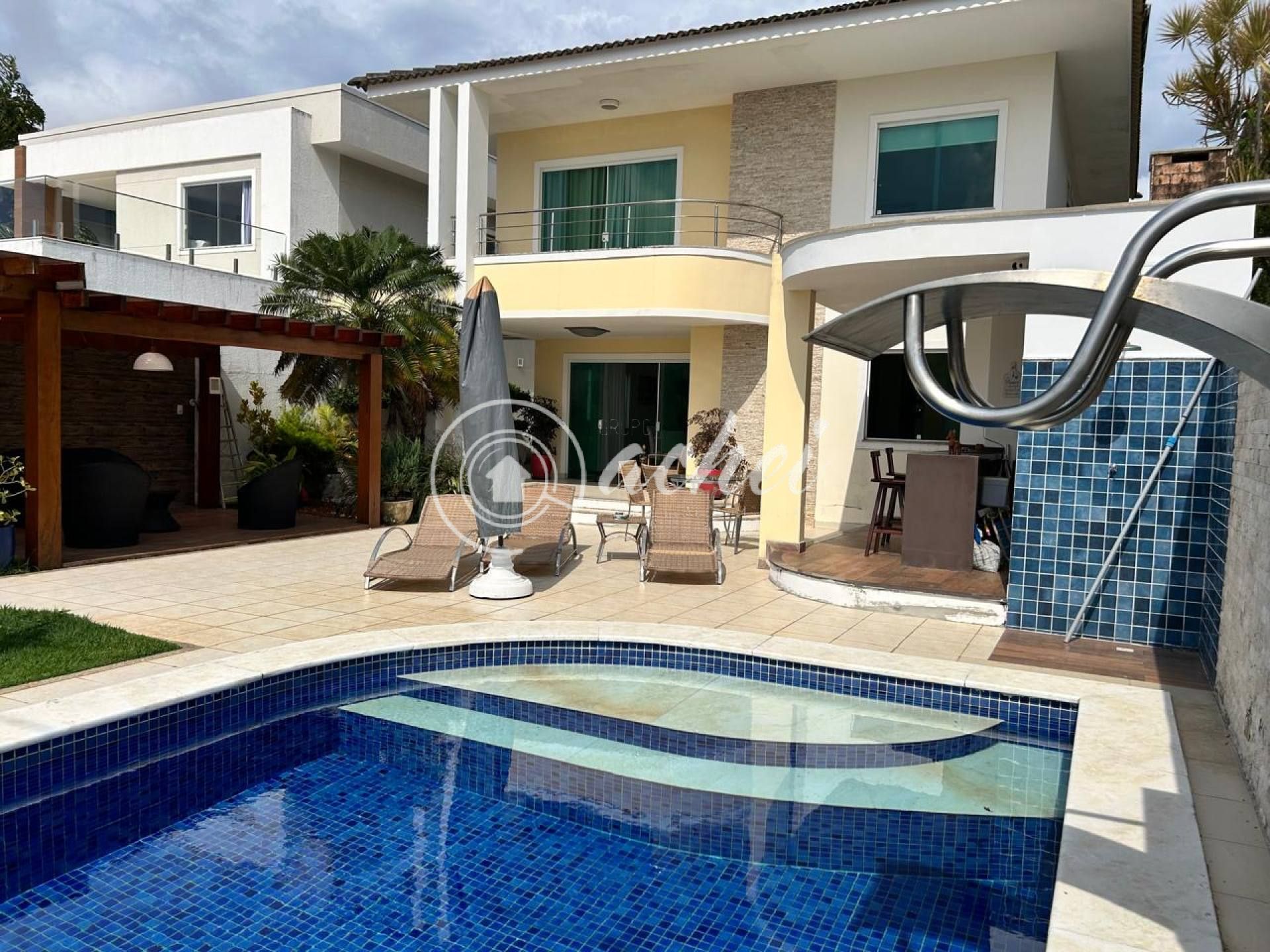 Csa 4/4 à venda com energia solar na Priscila Dultra