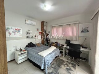 Csa 4/4 à venda com energia solar na Priscila Dultra