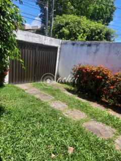 Casa 4/4 com guarita em Ipitanga