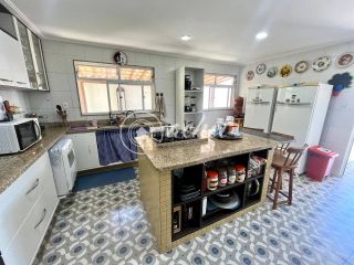 Casa 4/4 com aquecimento solar em Buraquinho