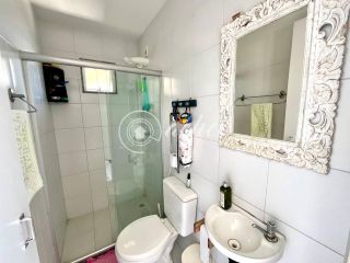 Casa 4/4 com aquecimento solar em Buraquinho