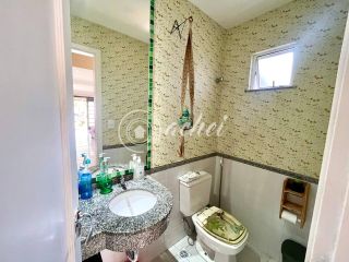 Casa 4/4 com aquecimento solar em Buraquinho