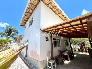 Casa 4/4 com aquecimento solar em Buraquinho