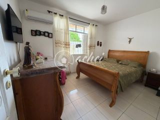 Casa ampla e nascente em Vilas do Atlântico