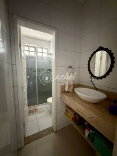 Casa ampla e nascente em Vilas do Atlântico