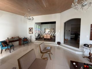 Casa ampla e nascente em Vilas do Atlântico