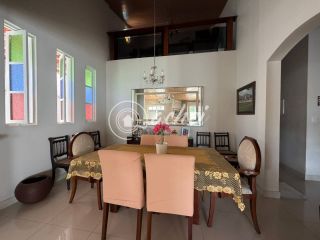 Casa ampla e nascente em Vilas do Atlântico