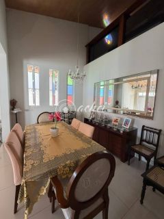 Casa ampla e nascente em Vilas do Atlântico