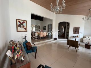 Casa ampla e nascente em Vilas do Atlântico