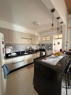 Casa ampla e nascente em Vilas do Atlântico