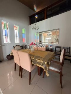 Casa ampla e nascente em Vilas do Atlântico