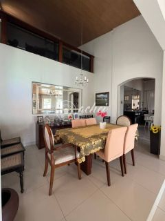 Casa ampla e nascente em Vilas do Atlântico