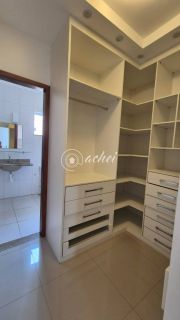 Casa 4/4 em Condomínio Fechado – Buraquinho