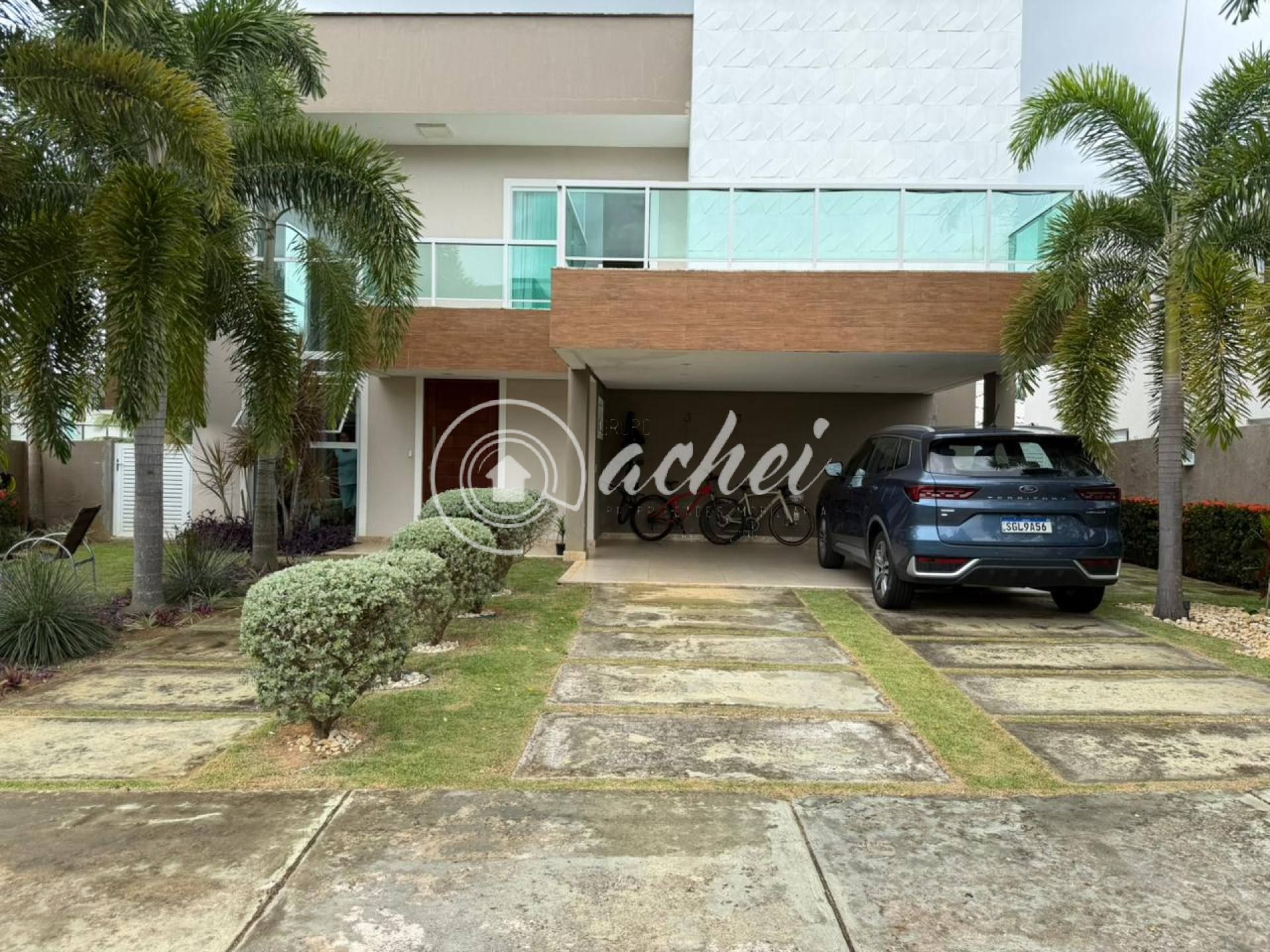 Casa em Alphaville Litoral Norte 1 com suíte no térreo