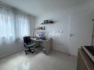 Casa em Alphaville Litoral Norte 1 com suíte no térreo