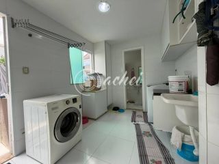 Casa em Alphaville Litoral Norte 1 com suíte no térreo